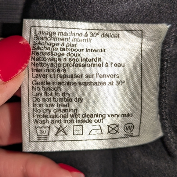 21. NEW CHANEL UNIFORM DOUBLE CC CREWNECK SWEATSHIRT SIZE XS - Picture 6 of 6